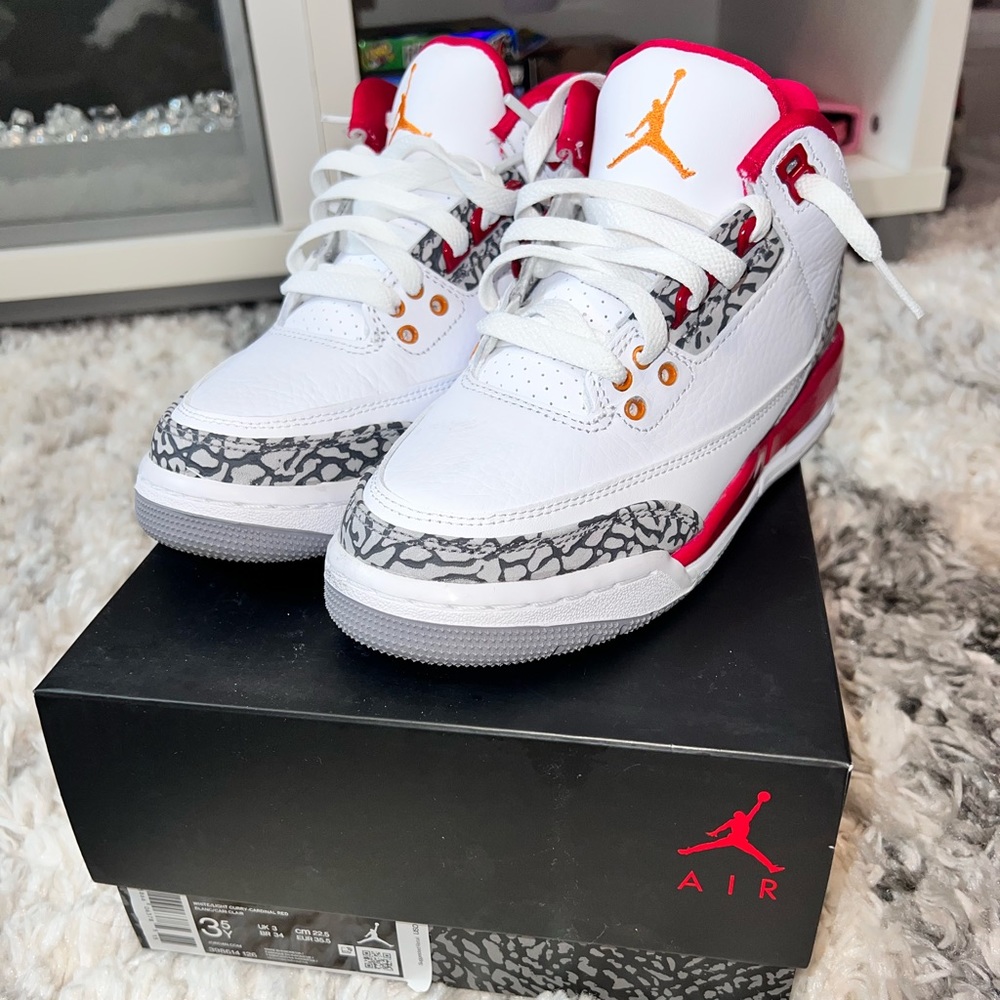 Air Jordan 3 ‘Cardinal Red’ Boys Sneakers - Picture 2 of 10